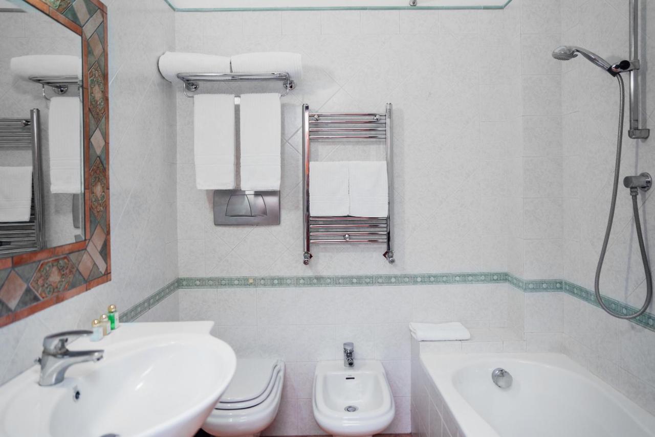 Hotel Montana SantʼAgata sui Due Golfi Exterior foto
